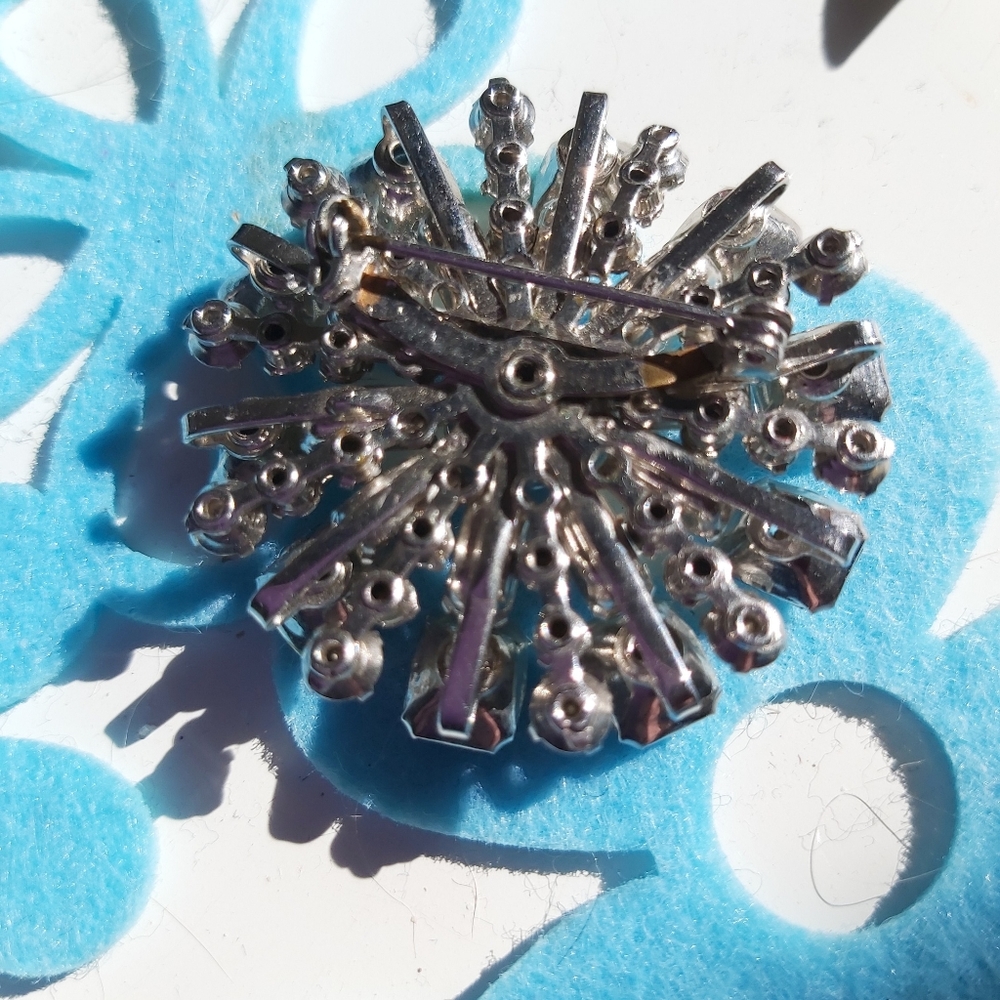 Brooch - Picture 4 of 4